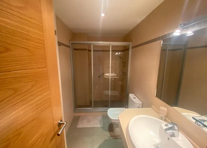 Albamar Frontline 3 Bedrooms * פואנגירולה