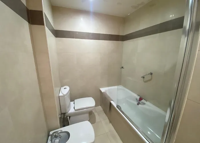 Albamar Frontline 3 Bedrooms * פואנגירולה