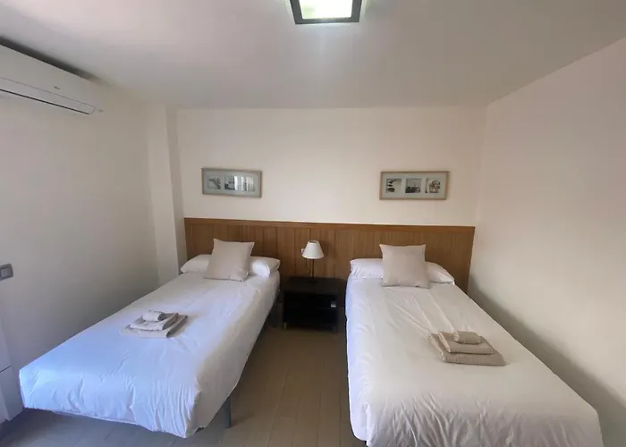 Albamar Frontline 3 Bedrooms *