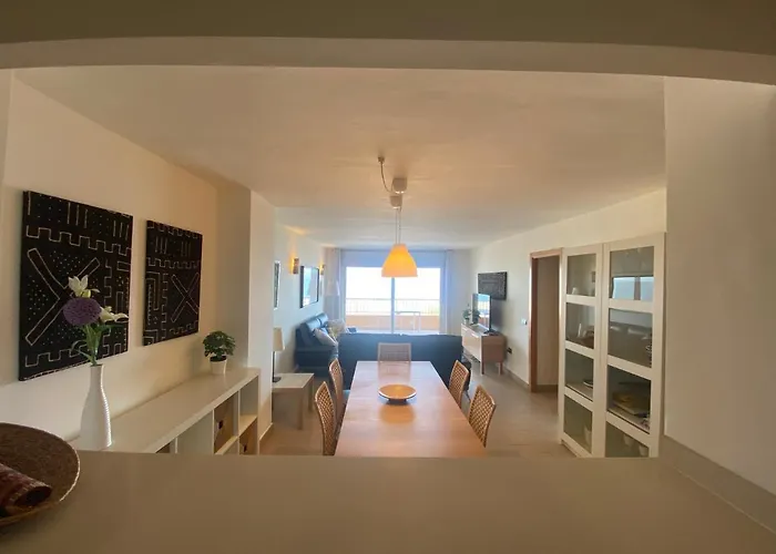 Albamar Frontline 3 Bedrooms * פואנגירולה
