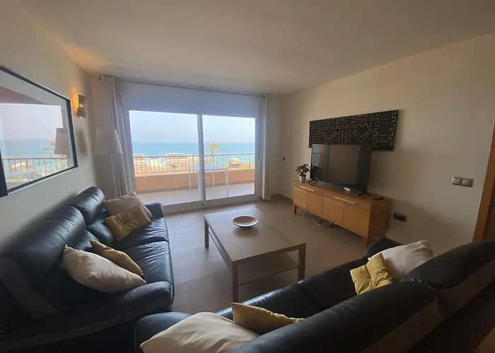 Albamar Frontline 3 Bedrooms *