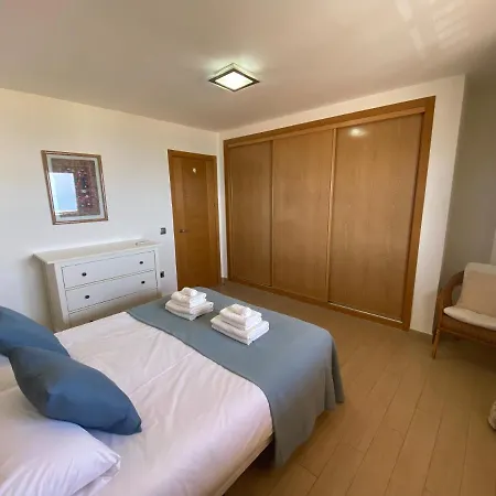 Albamar Frontline 3 Bedrooms דירה *